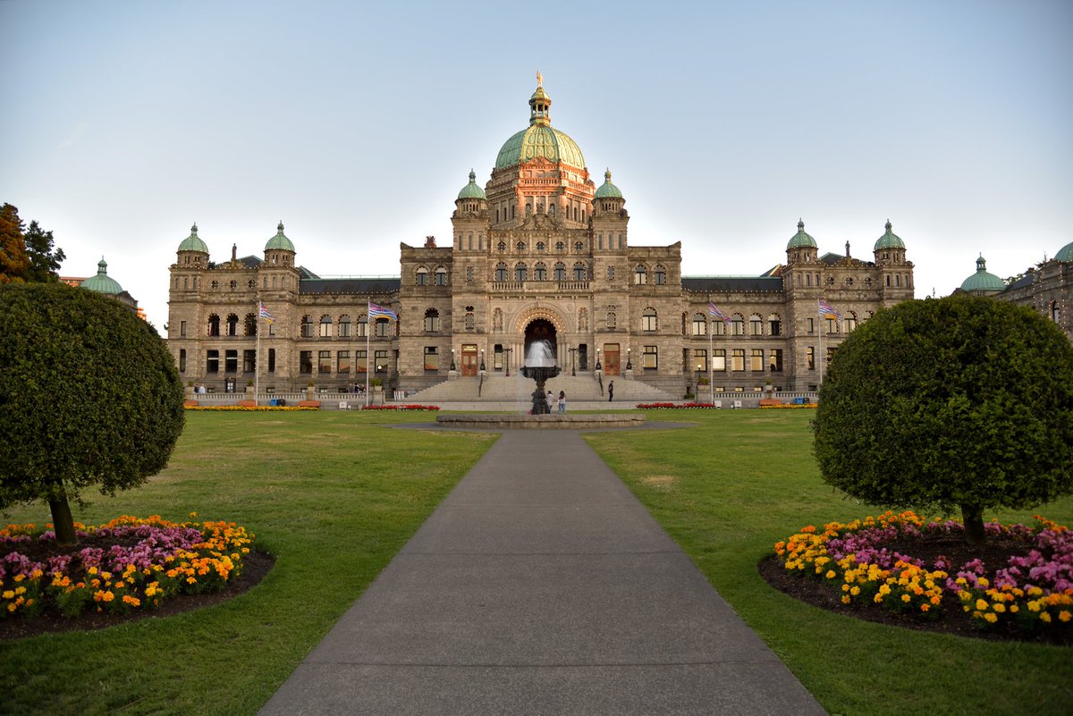williamstalwart's tweet photo. British Columbia Parliament Building (Dusk)

#britishcolumbia #victoria #vancouverisland #canada #parliament #nikon #nikonphotography #nikond750 https://t.co/TcWtGH4TzY