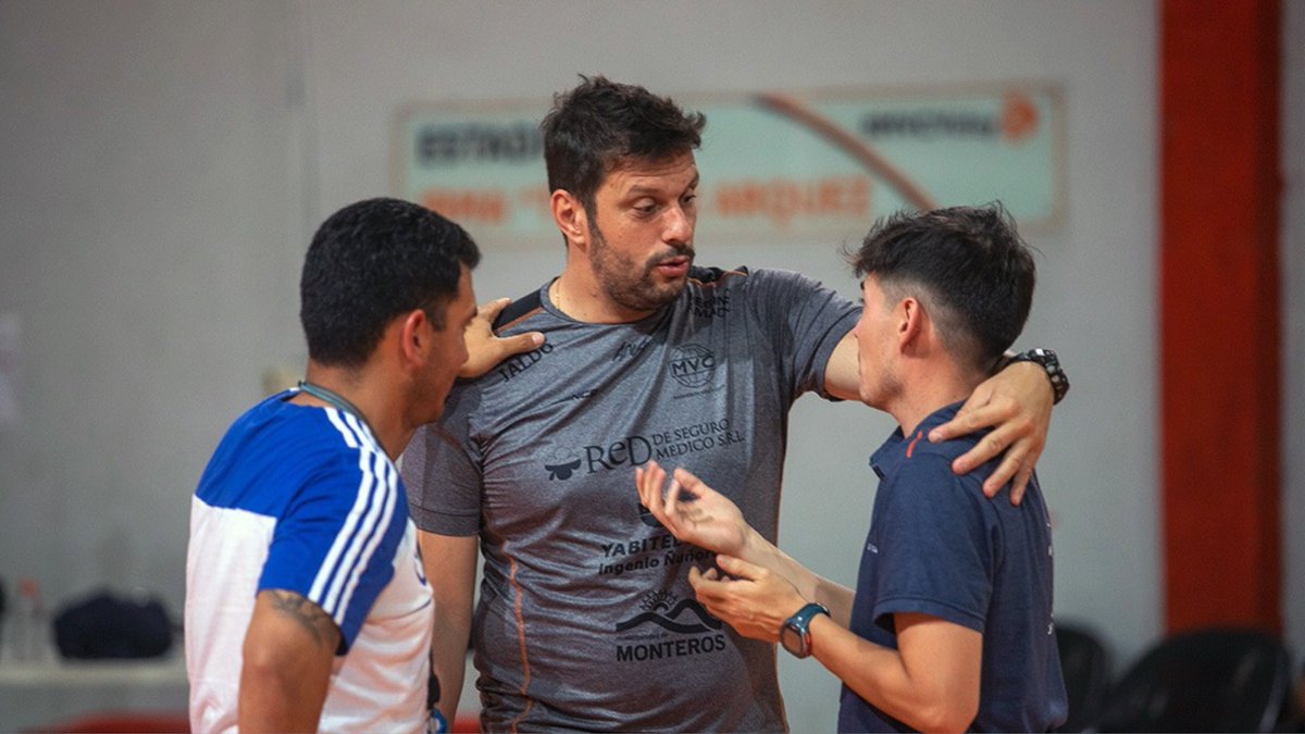 VoleyACLAV's tweet photo. #LVARUS 21/22 || Leonardo Patti llegó a Monteros 

Para ver más, entra a ➡️ https://t.co/kwRYtT6tfq https://t.co/VJuiFTpYrp