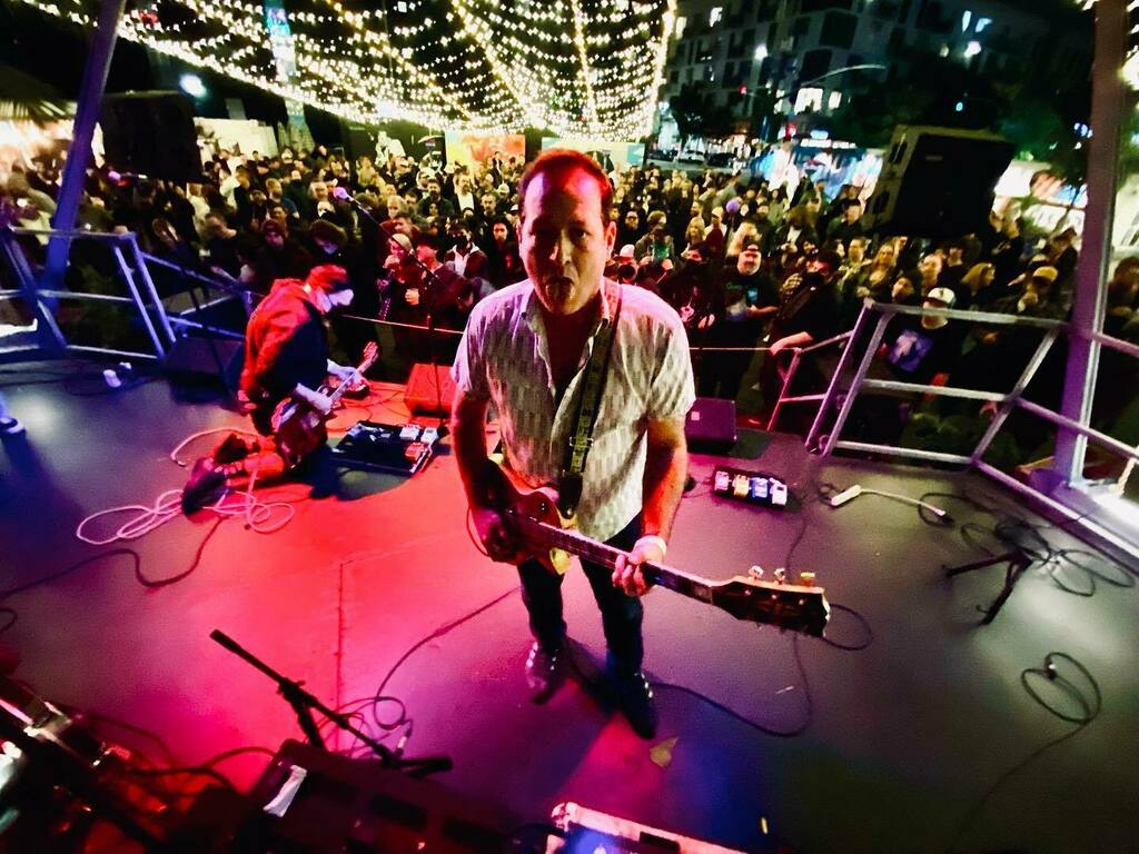 So great to see 30 years of San Diego music culminate in the arrival of @plosivsband, who played their second show ever here in their hometown. It was also great to reconnect with the long-lost <a href="/atomwillardisme/">not atom willard</a>. Welcome home, buddy. And thank you <a href="/mrmaze/">Ben Maser</a>… instagr.am/p/CWBe3xdv3Qo/