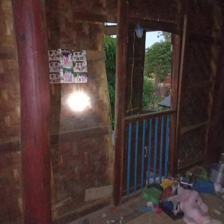 SaiPyaePhyoMau1's tweet photo. Military Raided Hinthama village,SintKuu Tsp,Mandalay on Nov7,Abducted Some youths,Used the detainees as Human Shields &amp; Forcing the villagers to flee.Terrorists also Stole 3 machines which were used in motorboats &amp; oil from the shops. #Nov8Coup #WhatsHappeningInMyanmar https://t.co/EkjS0BcCEp