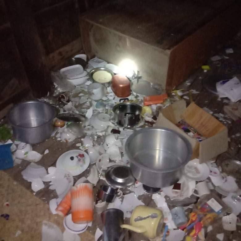 SaiPyaePhyoMau1's tweet photo. Military Raided Hinthama village,SintKuu Tsp,Mandalay on Nov7,Abducted Some youths,Used the detainees as Human Shields &amp; Forcing the villagers to flee.Terrorists also Stole 3 machines which were used in motorboats &amp; oil from the shops. #Nov8Coup #WhatsHappeningInMyanmar https://t.co/EkjS0BcCEp