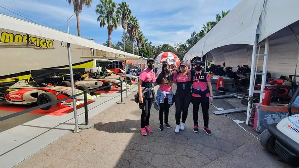 Tonaltechmx's tweet photo. Racers!!! Les compartimos que el sábado pudimos visitar el paddock del @FIAF4Nacam, categoría que también compitió este fin de semana. Agradecemos a @Femadac por todas sus atenciones.
#todossomostonaltech #f1inschoolsmexico #UdeG #OrgulloSEMS #MexicoGP #F1 https://t.co/pTv4oplvbR