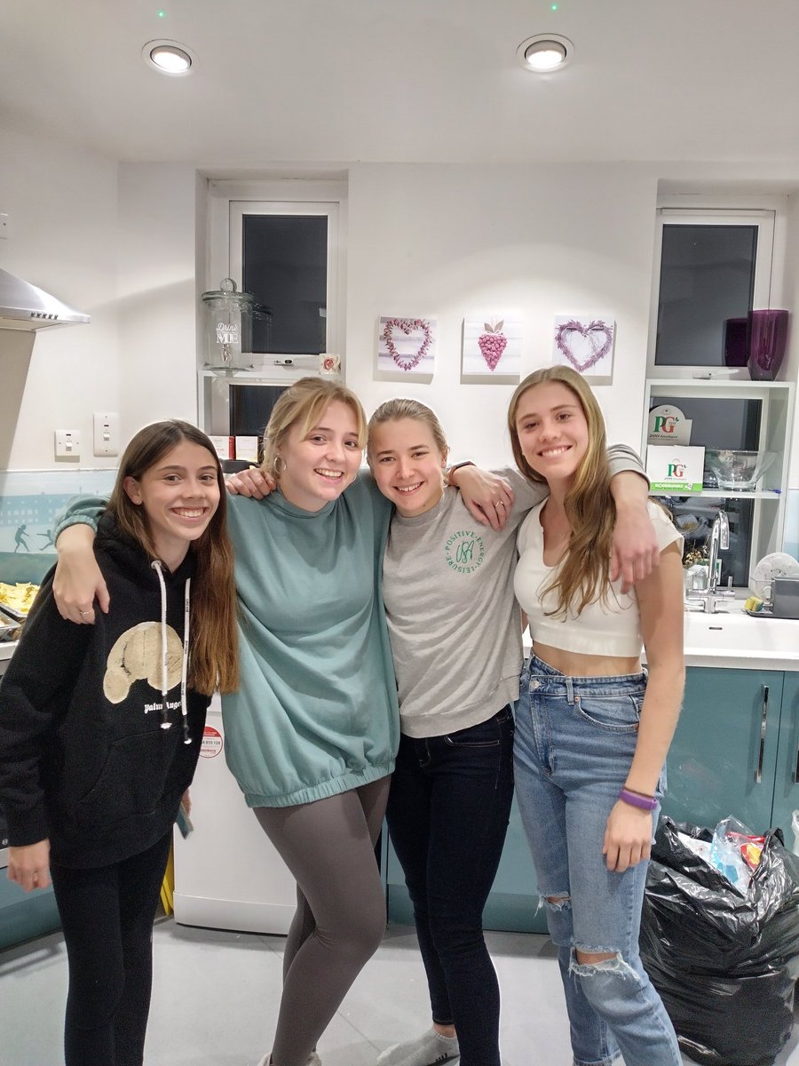 ToynbeeH's tweet photo. We loved hosting the boarders' social this weekend @ToynbeeH . Lots of food, music and dancing @ArdinglyBoarder https://t.co/WnZC3uDOp0