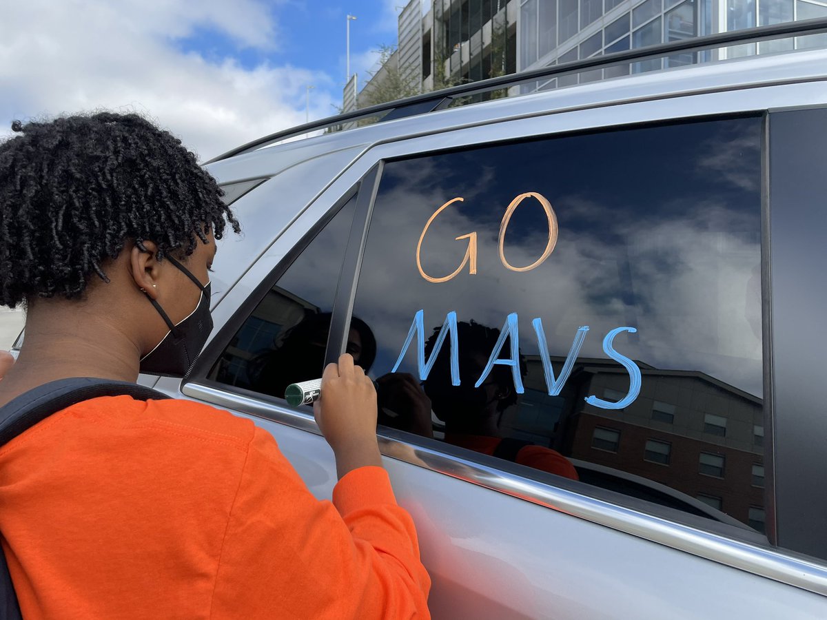 I’m excited to kick off #UTAHomecoming with Paint Your Ride!

Thanks to the students of <a href="/UTAFLOC/">Freshman Leaders On Campus</a> for getting my car Homecoming ready.