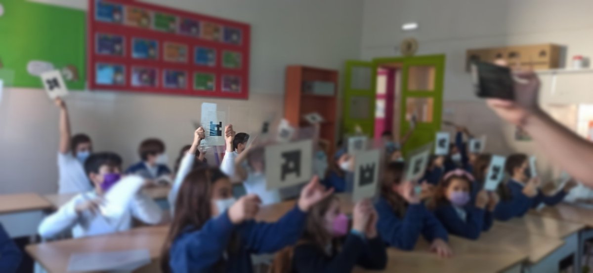 fecmips's tweet photo. Una magnífica manera de repasar contenidos trabajados en alguna asignatura es crear cuestionarios con @plickers
👉El jueves #cuartoEP tiene examen🧾de #mates y hoy han practicado ejercicios de figuras,n° y cifras con esta genial herramienta🔠📲
@colegiosfec #OtraFormaDeAprender https://t.co/jq6IqzyFxw