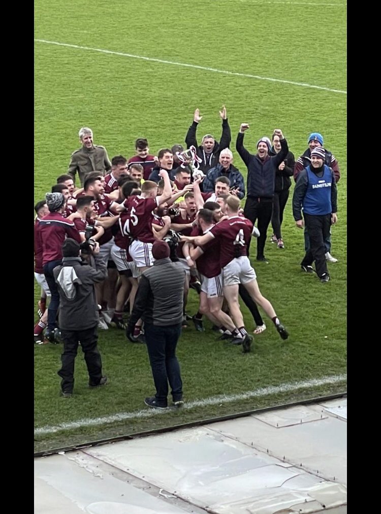 Hughdu1's tweet photo. Great day for @StVincentsgfc winning @MeathGAA Junior Championship last Saturday. Honoured to be involved.A big Thank You to the players,the club,the committee,the community,our families,our friends and all who supported!! Hard Luck @DunsanyGAA and best wishes for 2022 https://t.co/krpDd3253k