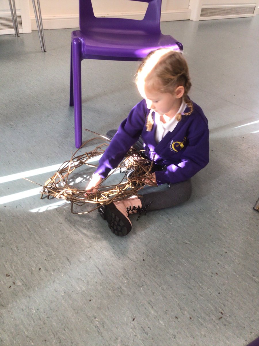 BirchwoodCE's tweet photo. Some more pictures from today’s willow weaving. #willowweavingcreations #bcepsre #bcepsart https://t.co/H56uBQCxCq