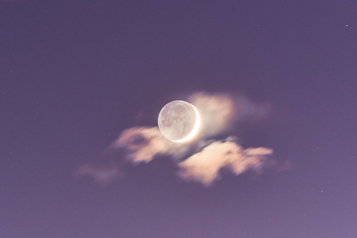Astro_JuPiTeR's tweet photo. Luna cenicienta, desde Alicante.

Fujifilm X-T3 y XF50-140 + TC 1.4x
4s, f/4.5, ISO 640, 196 mm
Seguimiento con montura CG-5

@tiempobrasero #cielosESA #PlanetarioFoto #DespertarPlanetario @El_Universo_Hoy #LUNA #MoonLovers #MOONSHOT #Moon https://t.co/YYBTUR9zdt