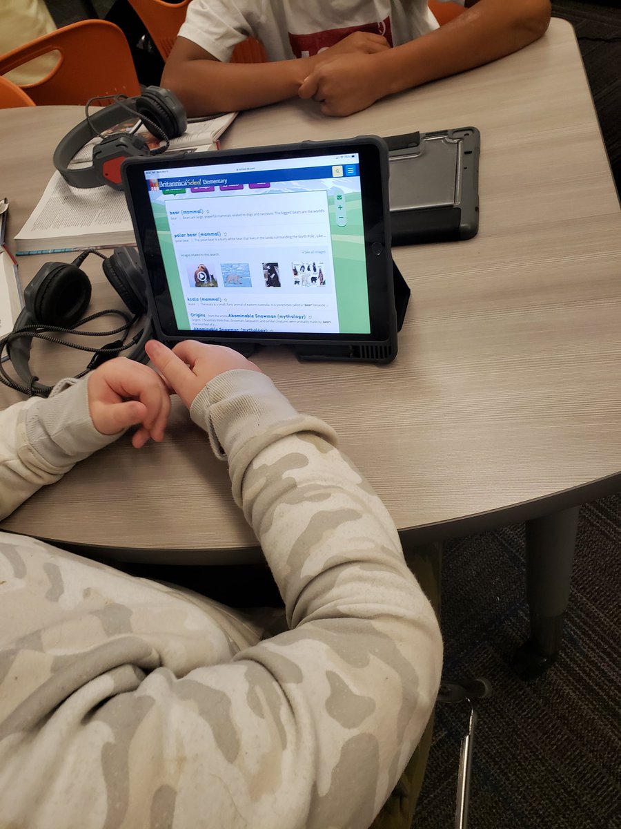 shelby_oelke's tweet photo. 4th and 5th grade worked hard this morning on accessing and evaluating print and digital resources. #opslibraries #inquiry @OPS_Edison https://t.co/apL80we0fR