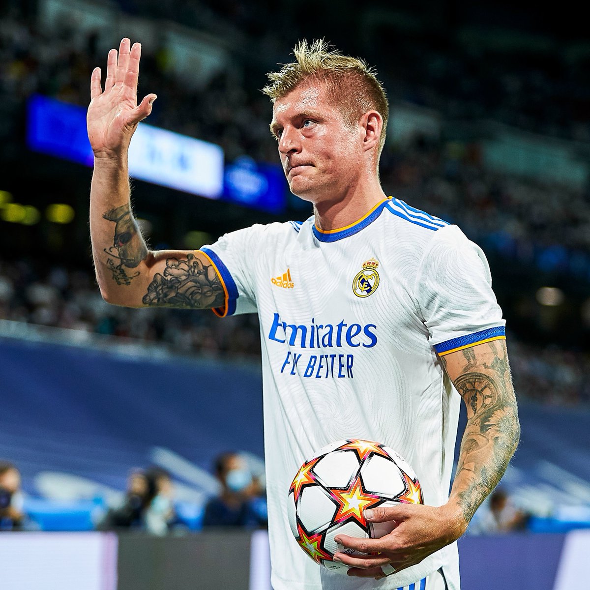 Depuis 2014 et sa signature au Real Madrid, Toni Kroos a réussi 21.057 passes. Aucun joueur en Europe ne fait mieux. 🪄🎩 93,34% de réussite. 🤯