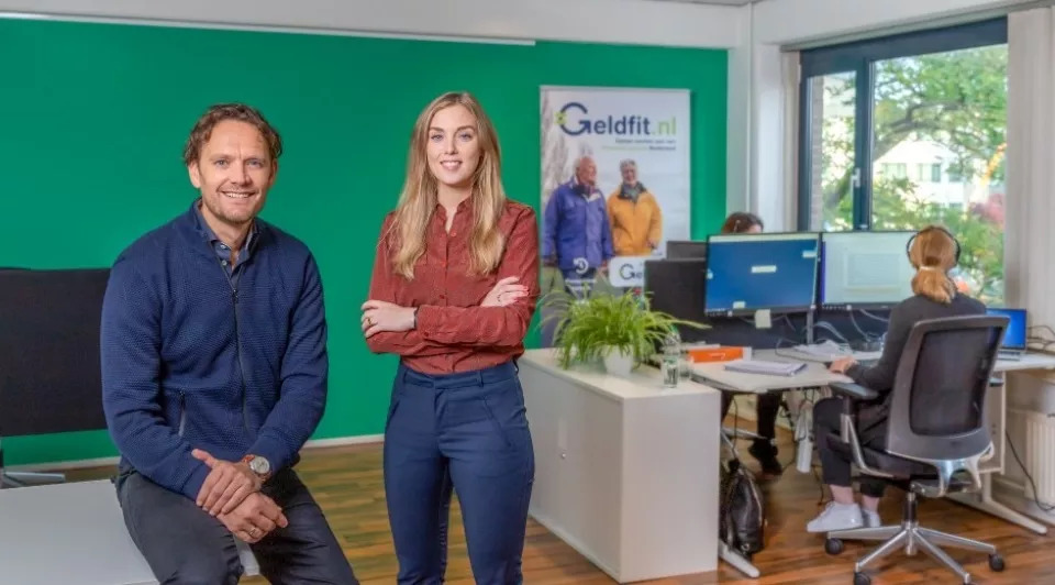 Ervaar jij als ondernemer #geldzorgen? Wacht niet te lang, zoek hulp, voorkom erger en creëer nieuw perspectief. Dat is het devies van platform #Geldfit. Ondernemer <a href="/RalphvanDam/">Ralph van Dam</a>: "Deskundige hulp van buiten brengt je verder." bit.ly/GeldfitNL
Aangeboden door <a href="/MinisterieSZW/">Ministerie van Sociale Zaken & Werkgelegenheid</a>