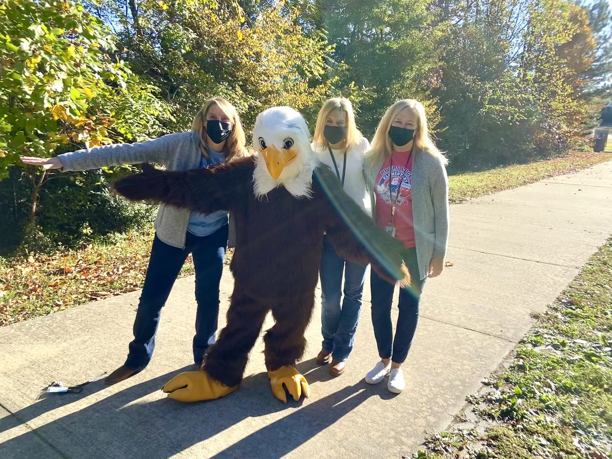 REESeagles's tweet photo. Soarin’ visited classes today for our Q1 Rally at the River celebration to honor students exhibiting the 6 C’s 🦅 What a great way to start a Monday! #REESeagles @ILCLizotte @HenricoSchools https://t.co/BWLNJ7aytv