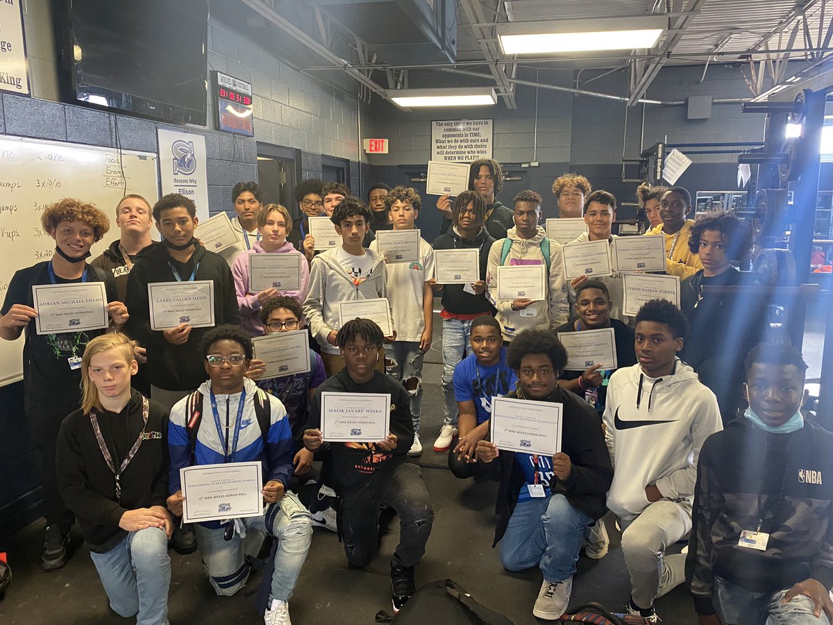 Alijawon2's tweet photo. Winning Championships on and off the field 30+ Freshman made the Honor Roll
@KNCT_SPORTS @ShoeWolfPack
#ShoemakerFootball #Grades https://t.co/l0aaoZUC2D