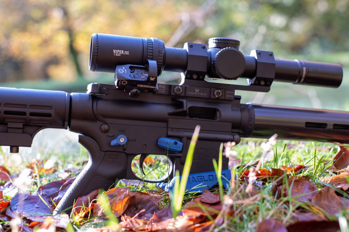 BritFire556's tweet photo. Thoughts on 45 degree offset red dots?⁣

#reddot #britfire #britfireshooting #vortex #optics #smithandwesson #fieldsports #uk #britishshooting https://t.co/wTvclIImbO