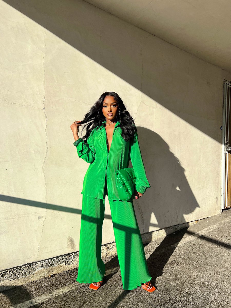 aurumamare's tweet photo. Black women in every color > 😍 https://t.co/ssAbC9hSGy