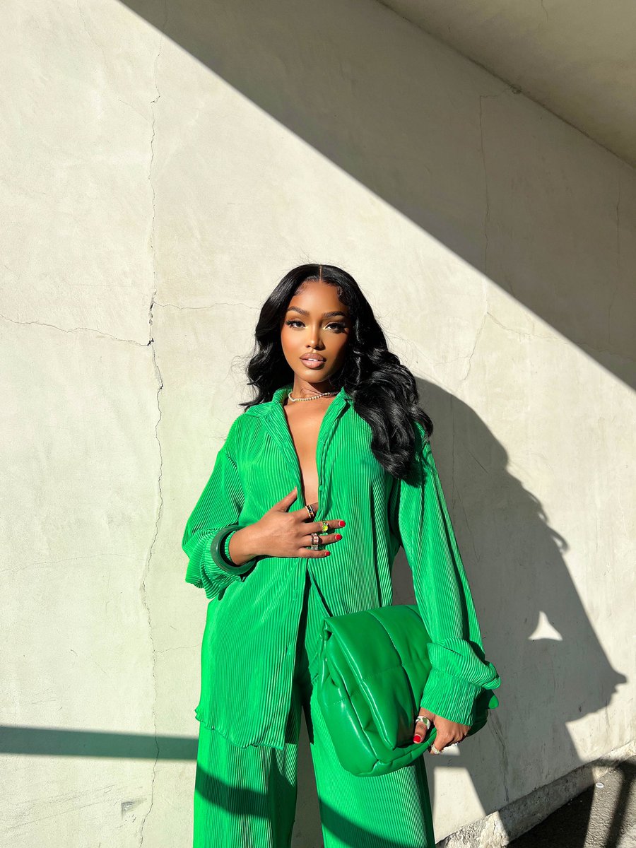 aurumamare's tweet photo. Black women in every color > 😍 https://t.co/ssAbC9hSGy