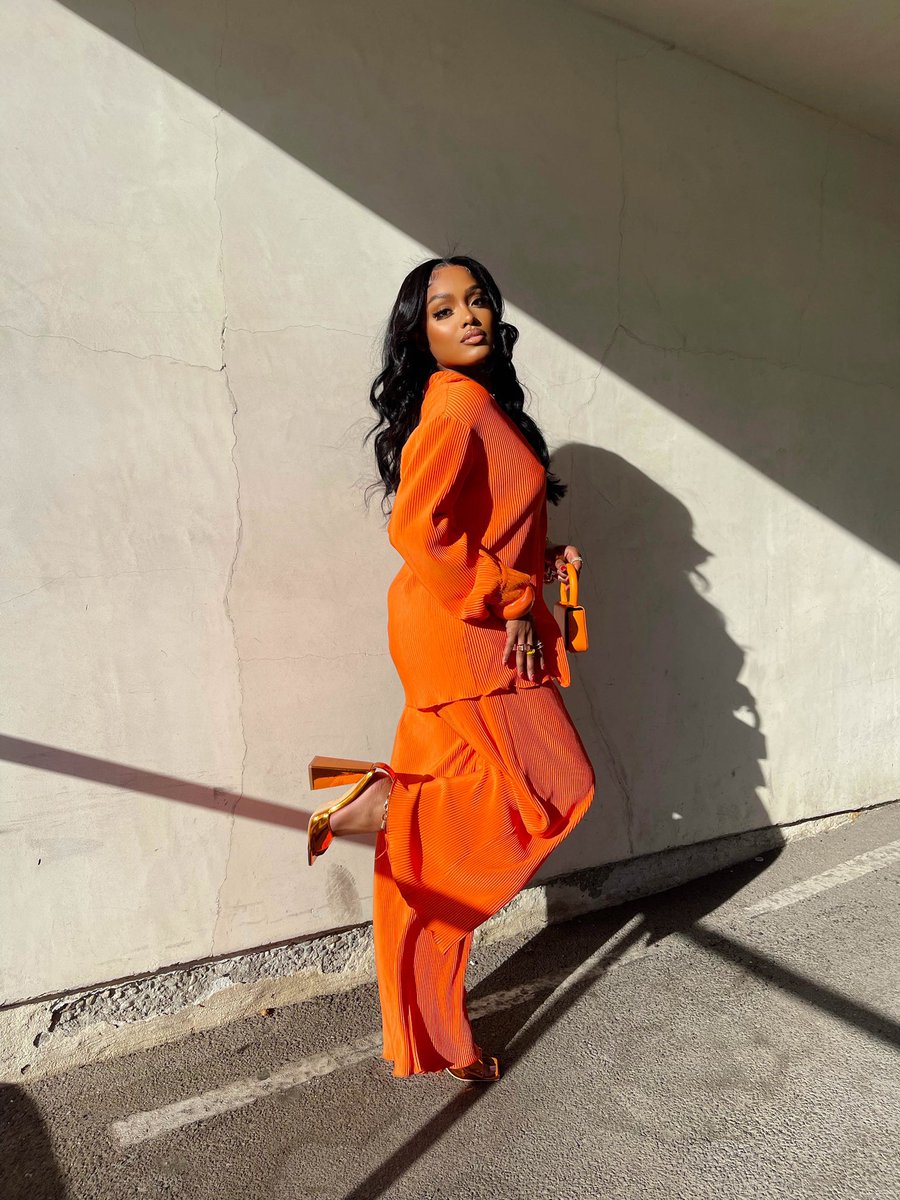 aurumamare's tweet photo. Black women in every color > 😍 https://t.co/ssAbC9hSGy