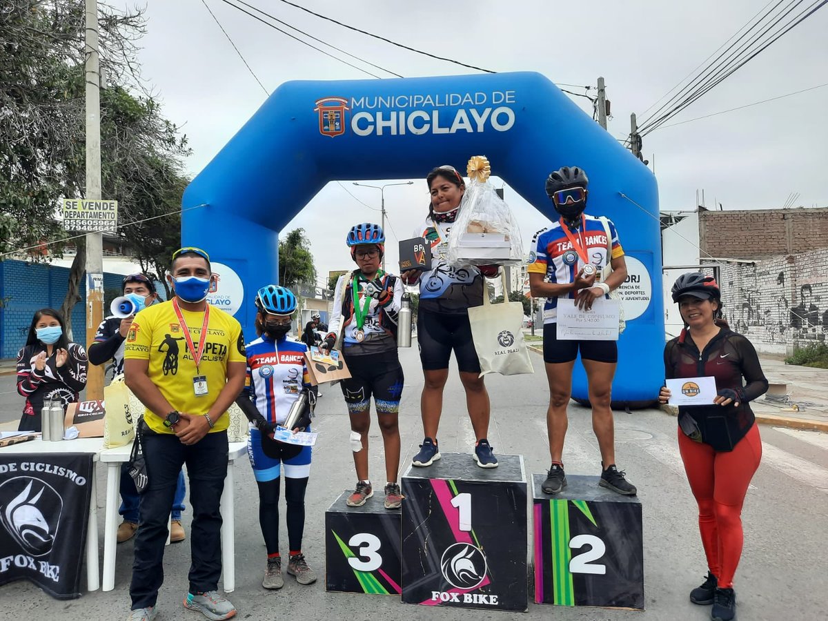 mpchoficial's tweet photo. #AmaAChiclayo
🚴♀️PRIMER TORNEO FEMENINO DE CICLISMO II FECHA
📌El alcalde de Chiclayo, Marco Gasco, agradece la visita del ministro de Vivienda, Geiner Alvarado López, durante el “Primer Torneo Femenino de Ciclismo II Edición”
#MPCH #Chiclayo #CiclismoFemeino #OpenVarones https://t.co/ExK4ZMbw9l
