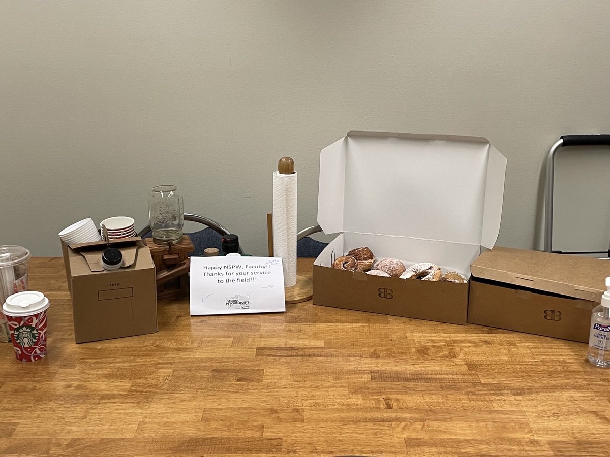 ufschoolpsych's tweet photo. This morning, SPGSA wanted to show our School Psych faculty some love with coffee and pastries! https://t.co/6EJYIqmNLm