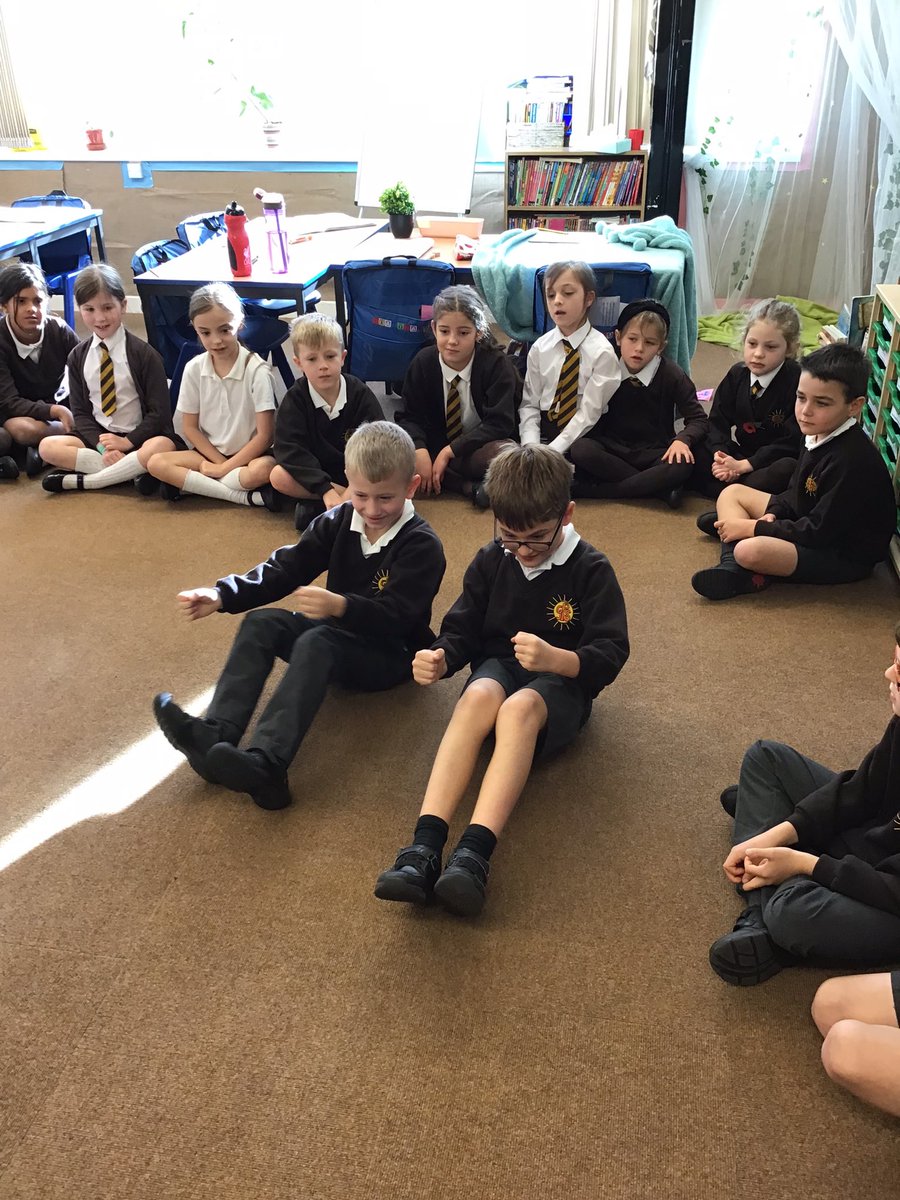 Year 3 loved exploring all of the things the main character could get up to in the winter setting of our story! Can you guess what wonderful wintry verbs we were acting out below to help our dialogue?