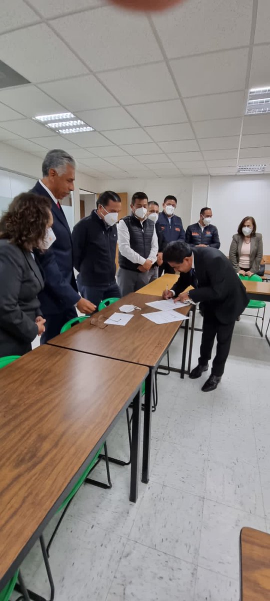 Seccion36Ofic's tweet photo. 👉 El día de hoy se realizó la presentación del Mtro. Magdaleno Reyes Ángeles, Subdirector de Educación Primaria en Naucalpan. 🏫
¡Felicidades! 👏👏👏

#SNTE
#CaminandoConPasoFirmeYUnidos https://t.co/Y5I7SEq6vN