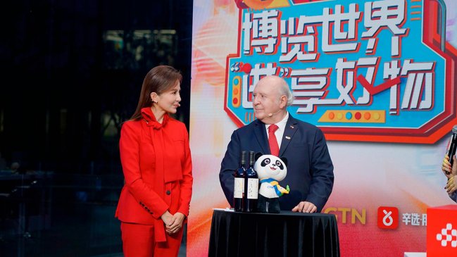 Cooperativa's tweet image. #EfectoChina Con éxito concluyó el evento de ventas en línea "Hi Go", de CGTN en China bit.ly/3ocerCa