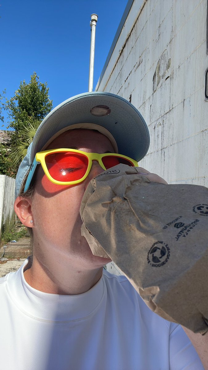 YourFave3E's tweet image. Stopped halfway for a beer. #replychug