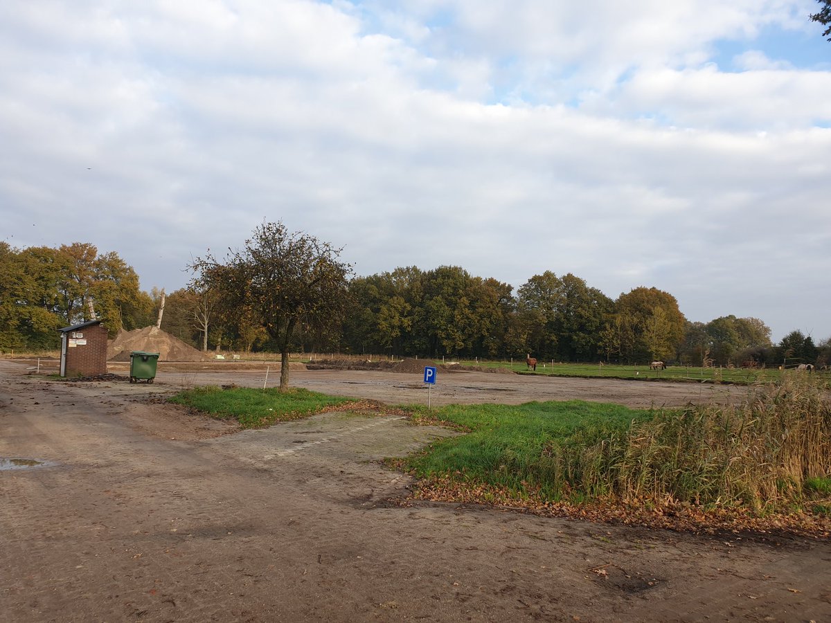 erepelke's tweet photo. 1e foto is van ruim een jaar geleden 2de foto is van vandaag! de #warmesaneringvarkenshouderij is afgerond! nu kan het opbouwen echt beginnen even met de nodige(bouw en ventilatie) aanemers in gesprek. @RVO_Agrarisch start van een nieuw tijdperk..... https://t.co/JydkdlB3uA