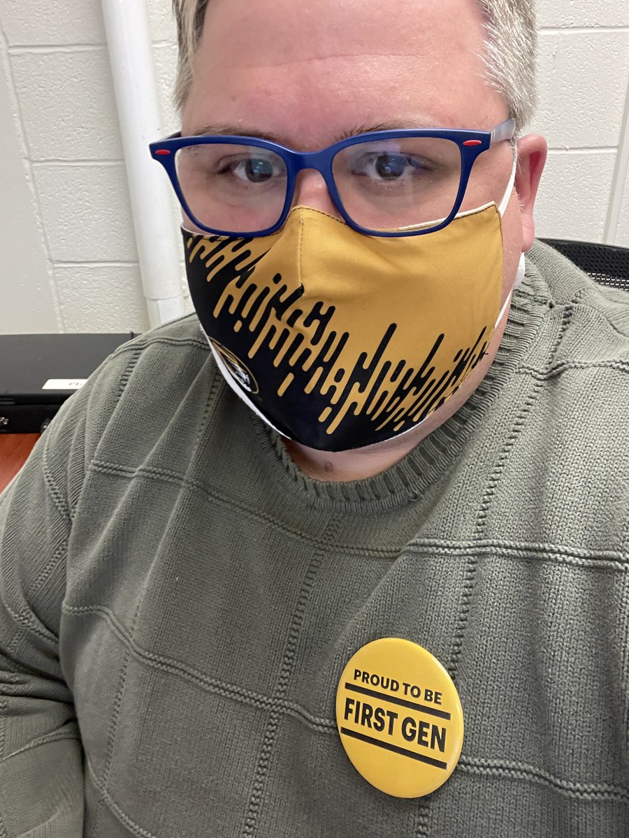 charlesminshew's tweet image. Happy Monday @Mizzou students! We’re celebrating #FirstGenMizzou and I’m taking part in our open door day. 25% of students here are first-gen. I am too! It can be difficult but we’re here to help.