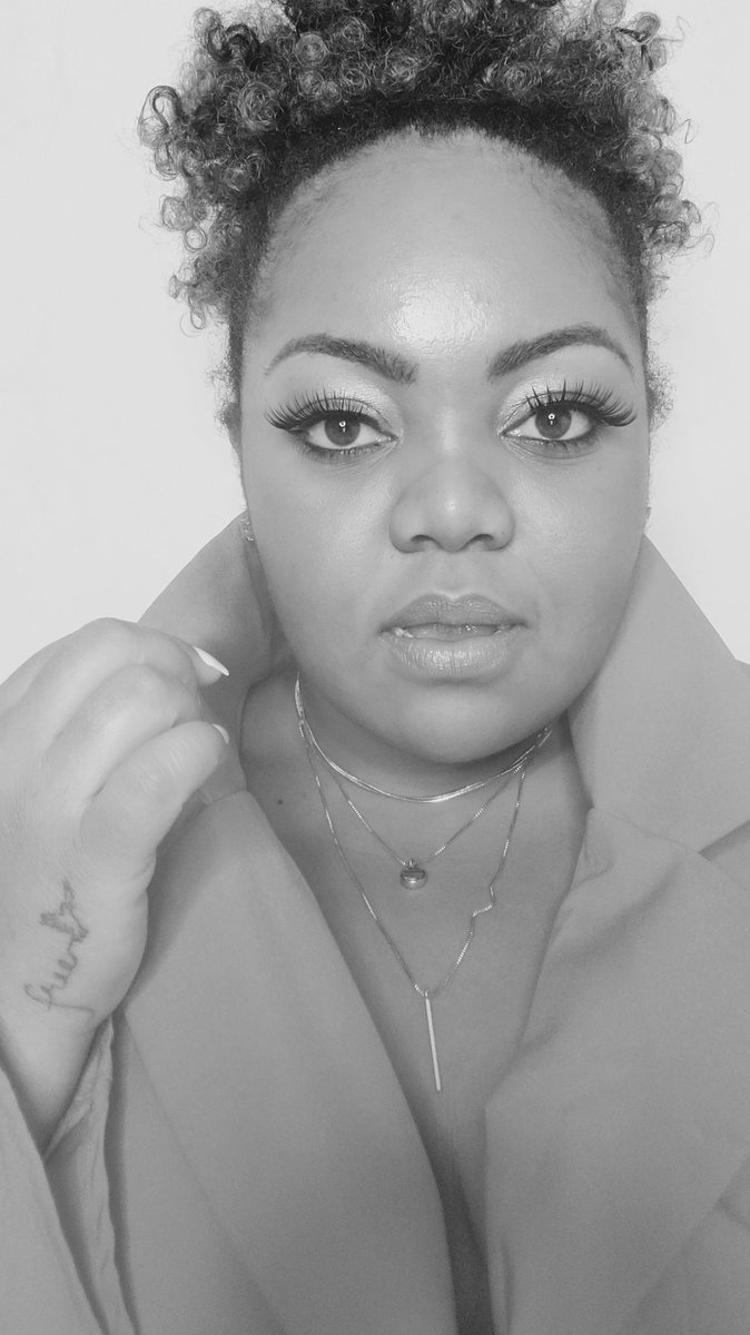 iamBrianaMorris's tweet photo. 🌊 CATCH.THIS.DRIP 💧I could sell water to Poseidon. 💦
#actress #earnyoursleep #hustleMOR #liveMOR #loveMOR #CHItoLA #hollywood #filmmaker #leadinglady #themorlifestyle #billionairemindset #millionairemindset #moneymoves #losangeles #powermoves #TV #blactress #producer https://t.co/OGieSk5i5s