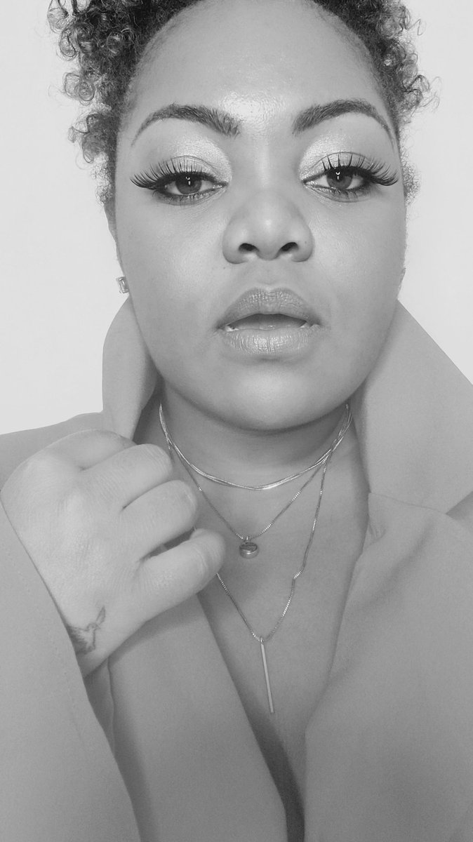 iamBrianaMorris's tweet photo. 🌊 CATCH.THIS.DRIP 💧I could sell water to Poseidon. 💦
#actress #earnyoursleep #hustleMOR #liveMOR #loveMOR #CHItoLA #hollywood #filmmaker #leadinglady #themorlifestyle #billionairemindset #millionairemindset #moneymoves #losangeles #powermoves #TV #blactress #producer https://t.co/OGieSk5i5s