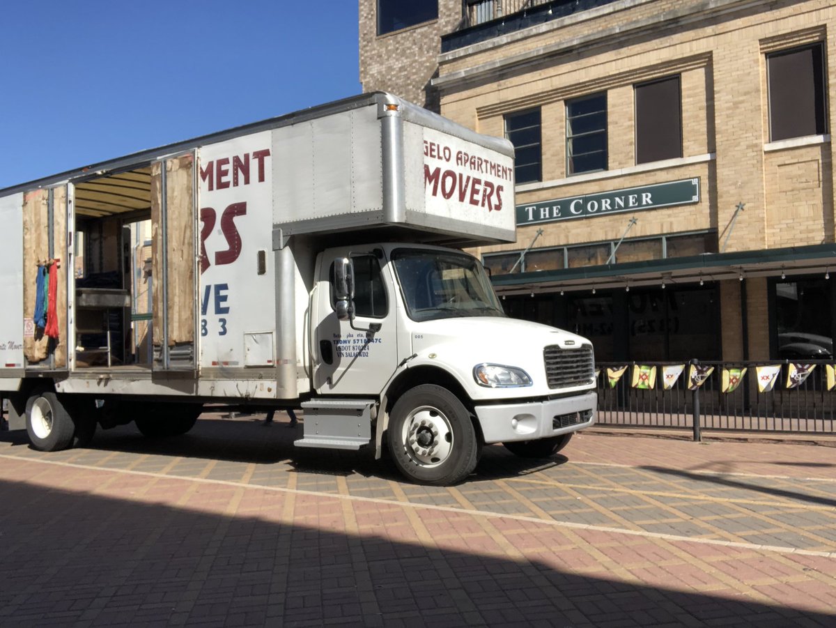 ClayFalls's tweet photo. Antonio’s Pizza closes in Northgate. The general manager tells me they sold the building. He said a new pizza place should be here in coming months. Movers clearing it out now.  @hfallskbtx @KBTXNews @KBTXRusty @TVsMichaelOder @KBTXKarla https://t.co/kiHxLoqoyf