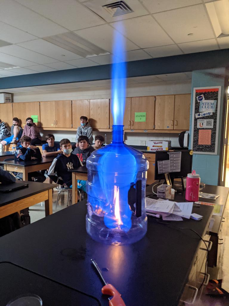 SperaUMSSciecne's tweet photo. WHOOSH there it is! Started chemistry off with bang. #sciencedemos #icanhearit #wewantmore @CBUnamiMS https://t.co/hoinhx92P9