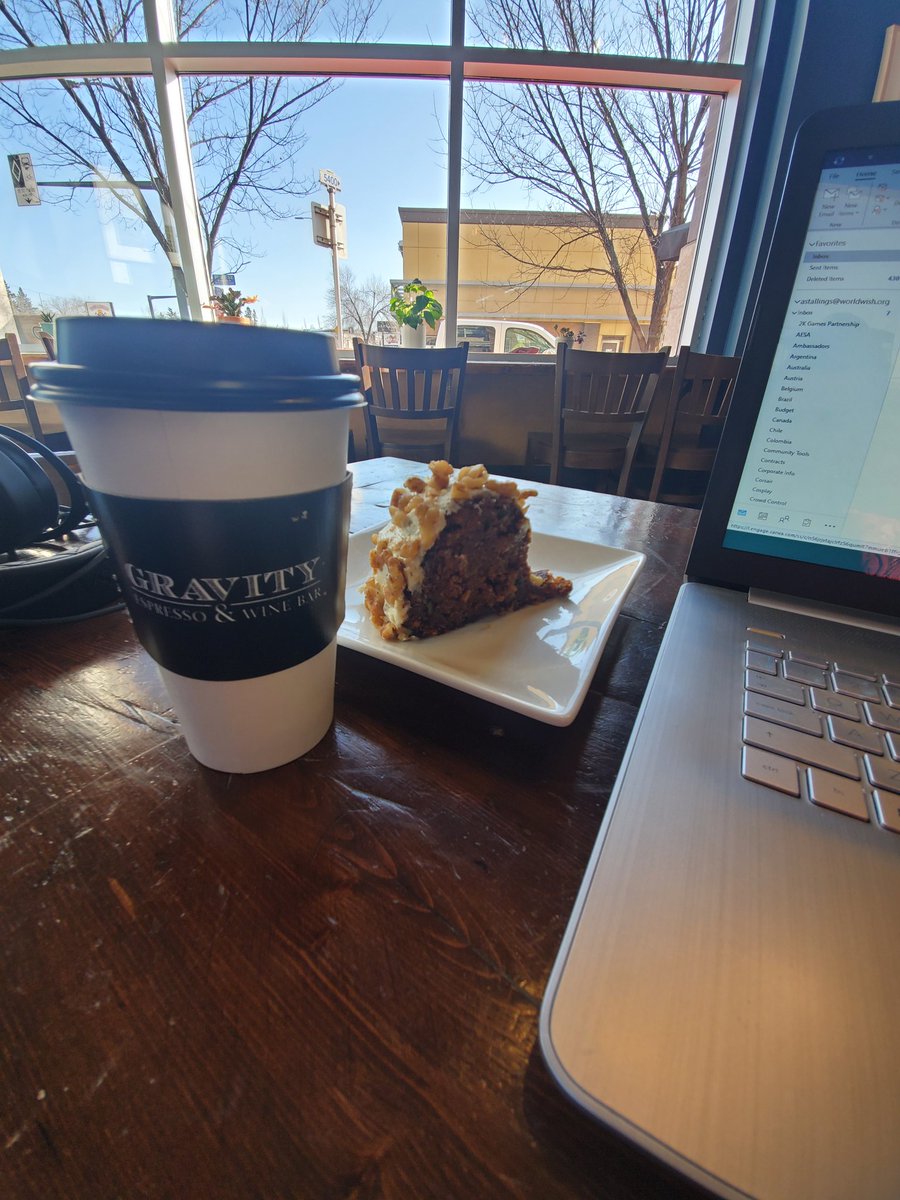 april_foolin's tweet photo. Carrot cake - a vegetable and cake.  What a pal. https://t.co/F3YvplnSNj