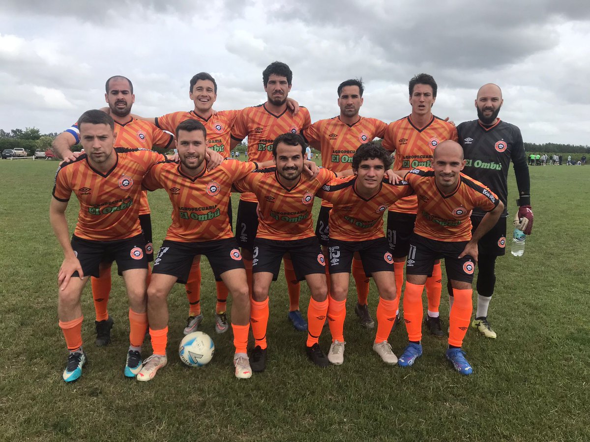 OmbuesFC's tweet photo. El pasado Sábado en un complicado partido ante el último campeón, caímos 2-1. Es una nueva derrota que nos cuesta puntos en ambas tablas, pero si hay algo que caracteriza a este grupo es la hermandad que nunca va dejarte a pata.

Sigue https://t.co/YcBlq0Vpmo
