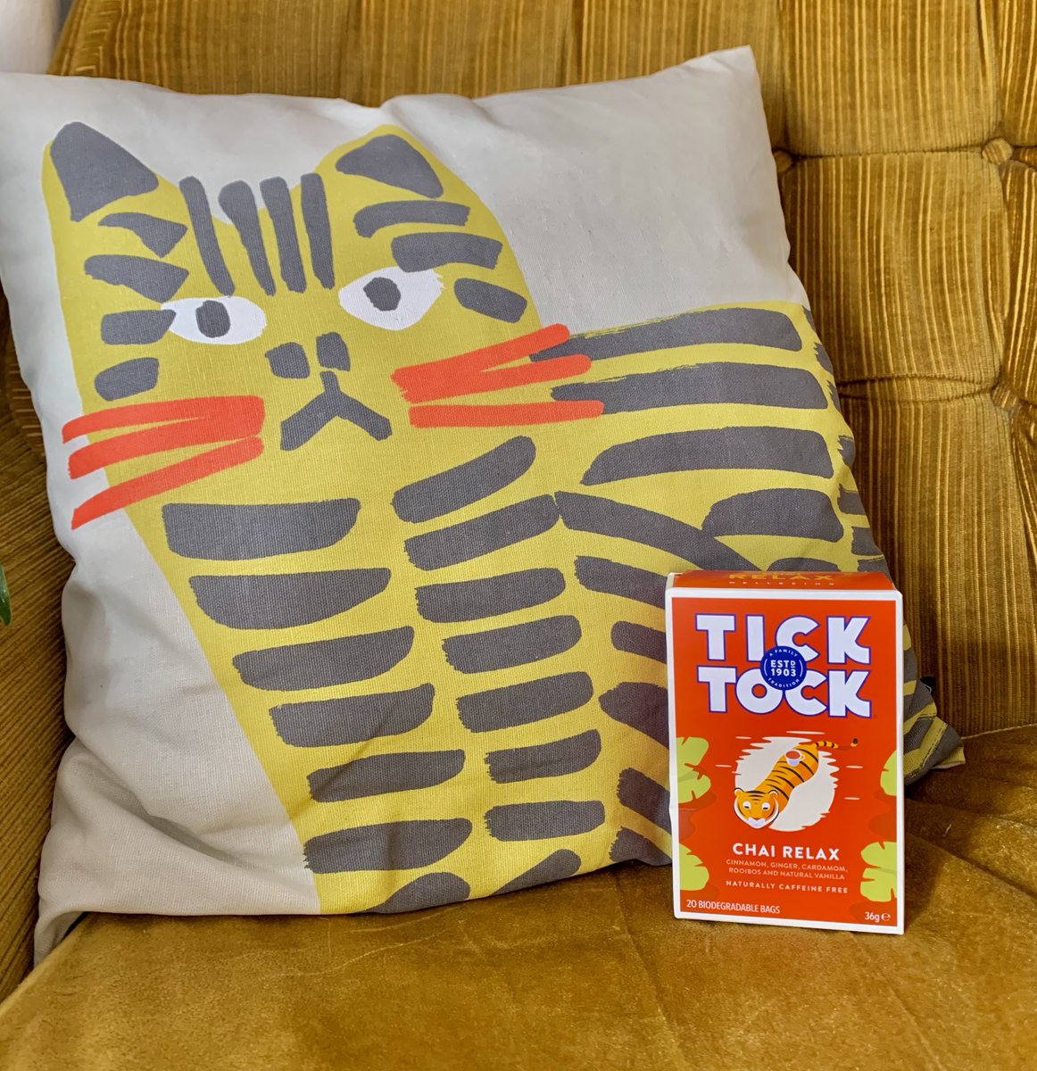 ticktocktea's tweet photo. You know you're a tea fan when your tea matches your decor...🐯

Comment the emoji below that describes your interior style!👇

#TickTockTea #interiors https://t.co/K4nnzREytZ