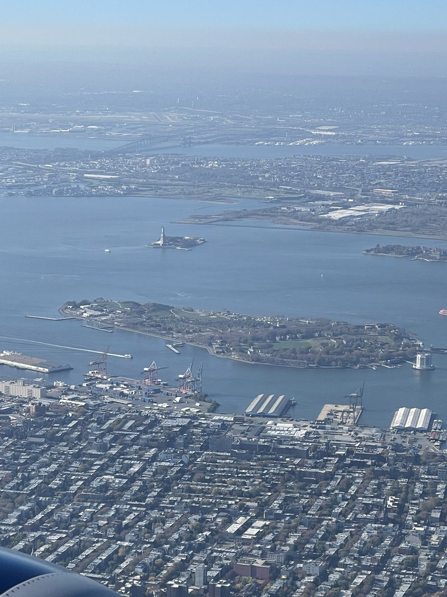 Back in NYC to celebrate &amp; recognize our amazing <a href="/TMobile/">T-Mobile</a> Veterans and Allies community. 100 employees are joining us for a memorable experience this Veterans Day ❤️🤍💙 <a href="/TanaAvellar/">Tana Avellar</a> <a href="/HolliMartinez1/">Holli Martinez</a> <a href="/JonFreier/">Jon Freier</a> #BeYou #UnstoppableTogether #MobilizeForService