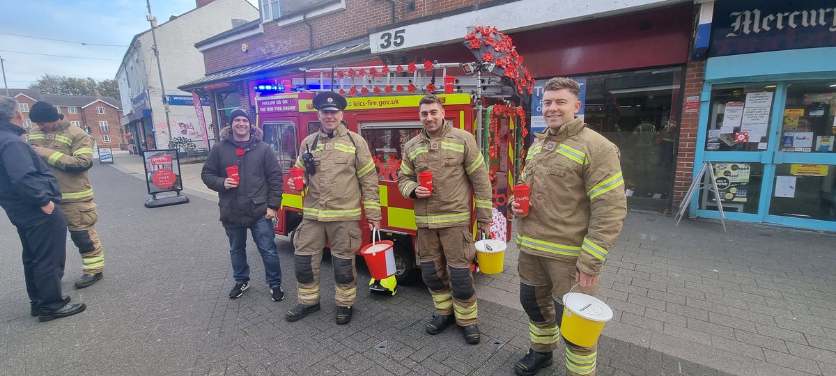 LFRSfire_engine's tweet photo. Collecting all week for @PoppyLegion, we will be on Bell street in Wigston. All Poppies have been donated by the local community for display.
Thank you @MenphysUK for the warm drinks.
@LeicsNewsAgency
@bbcemt @ITVCentral @FaintCallum @LFRSWigston_ https://t.co/YQDrT2usDv