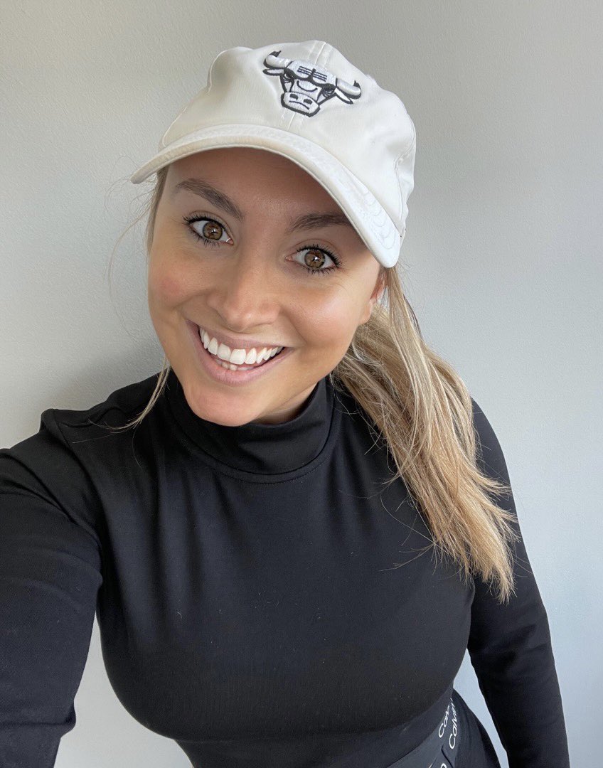 BrookeBrighton's tweet photo. Getting ready to go on a nice, long walk so that I can enjoy the lovely weather! 😍☀️ Do you have any outdoor plans on this beautiful day? https://t.co/k4EpvhwS0m