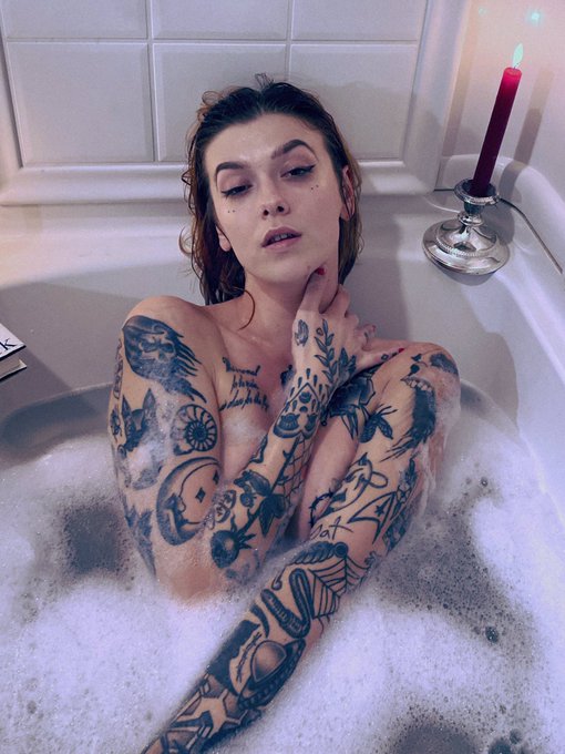 ✨Live to be pampered✨ https://t.co/JFzmrHW6X5