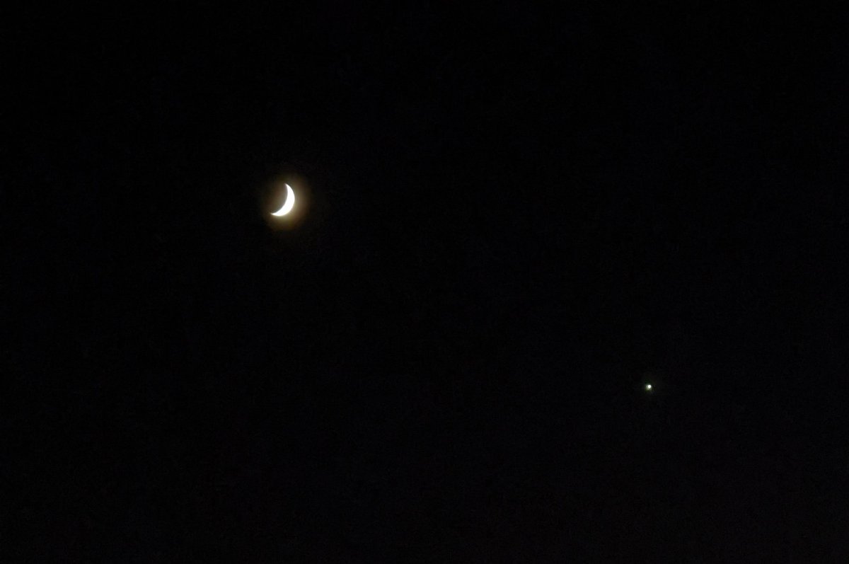Moon and Venus seen from <a href="/UMinho_Oficial/">Universidade Minho</a>