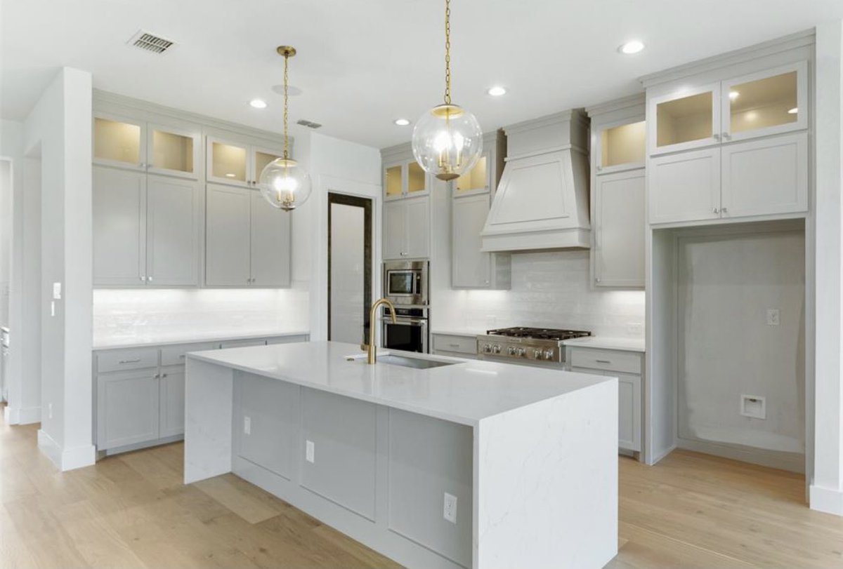 christie_bray's tweet photo. Luxury home in Mansfield, TX! Sliding doors and a Lake View! Can you imagine your self living here? #christiebrayrealtygroup https://t.co/QnRUamJhD6