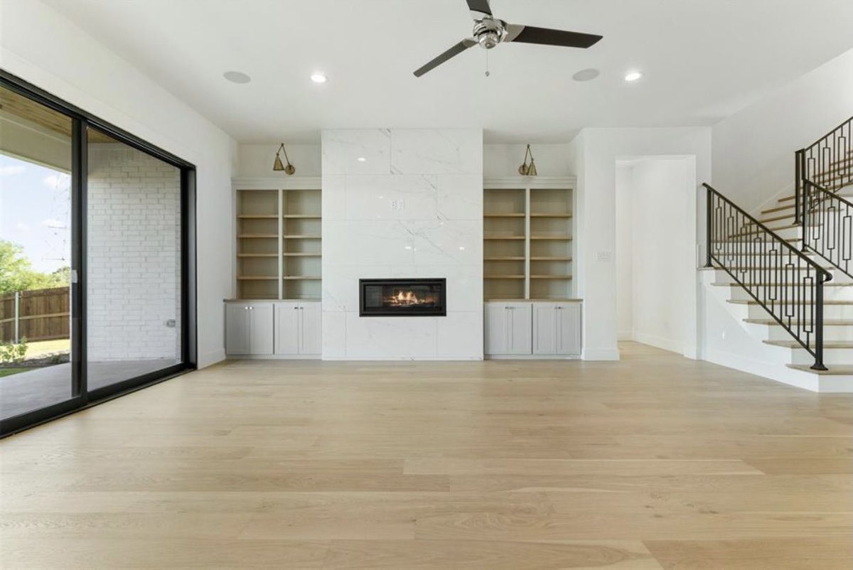 christie_bray's tweet photo. Luxury home in Mansfield, TX! Sliding doors and a Lake View! Can you imagine your self living here? #christiebrayrealtygroup https://t.co/QnRUamJhD6