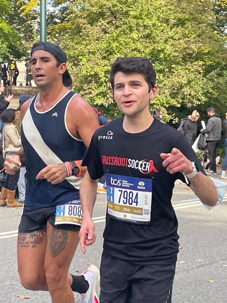 GrassrootSoccer's tweet photo. Today's #mondaymotivation is brought to you by our 28 #TeamGRS runners who crushed the 50th @nycmarathon yesterday!
In addition to running 26.2 miles, these incredible individuals also collectively raised over $140,000 in support of Grassroot Soccer. We're so proud and grateful! https://t.co/WOjQlSLkRa