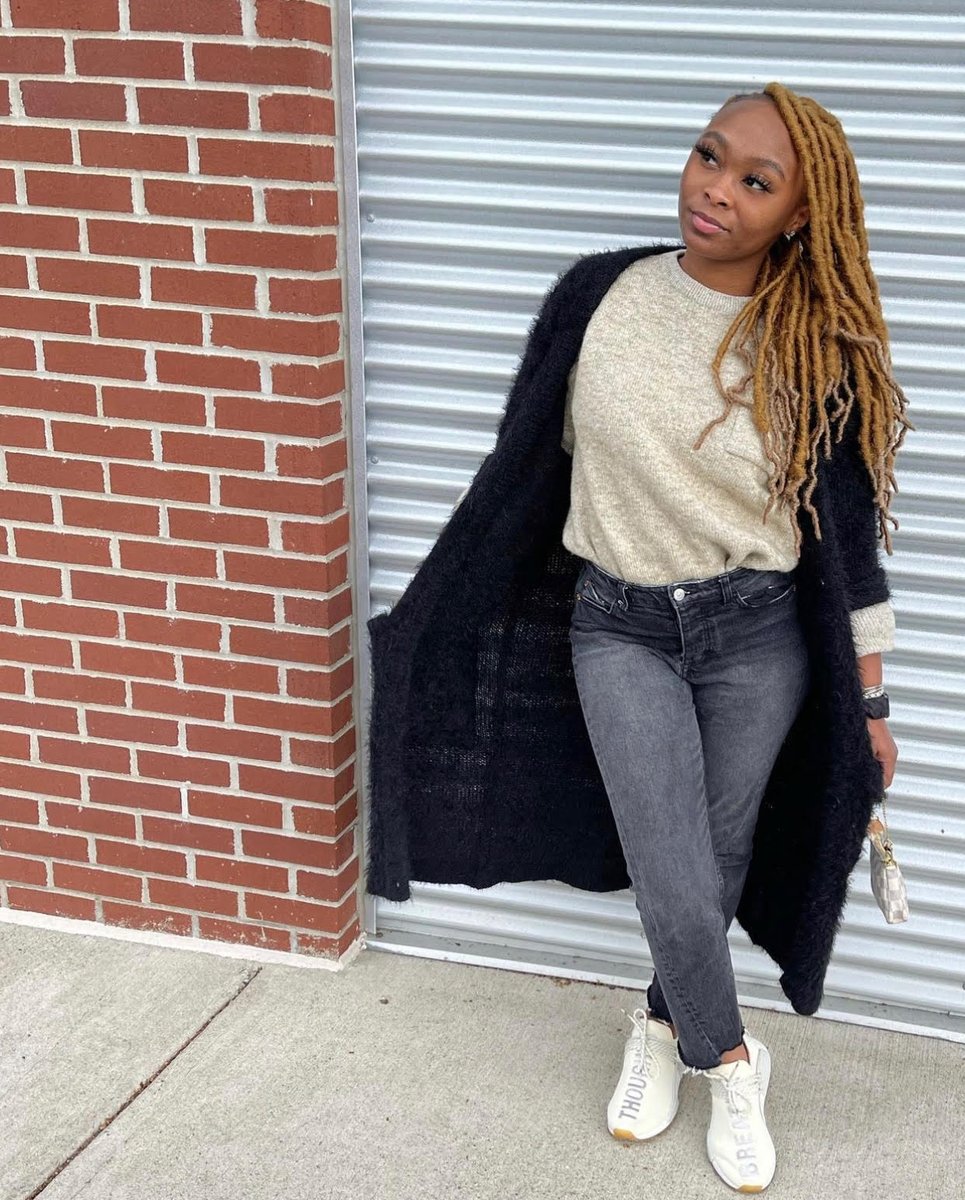 giveit2goodwill's tweet photo. How would you describe your fall style? 🍂

Whether you're a fan of cozy staples or statement pieces, Goodwill has thousands of styles to help revamp your wardrobe for the season. Find a store near you: https://t.co/cGbhnqTYxj #IgotitatGoodwill #fashion https://t.co/Eso7CTxG2x