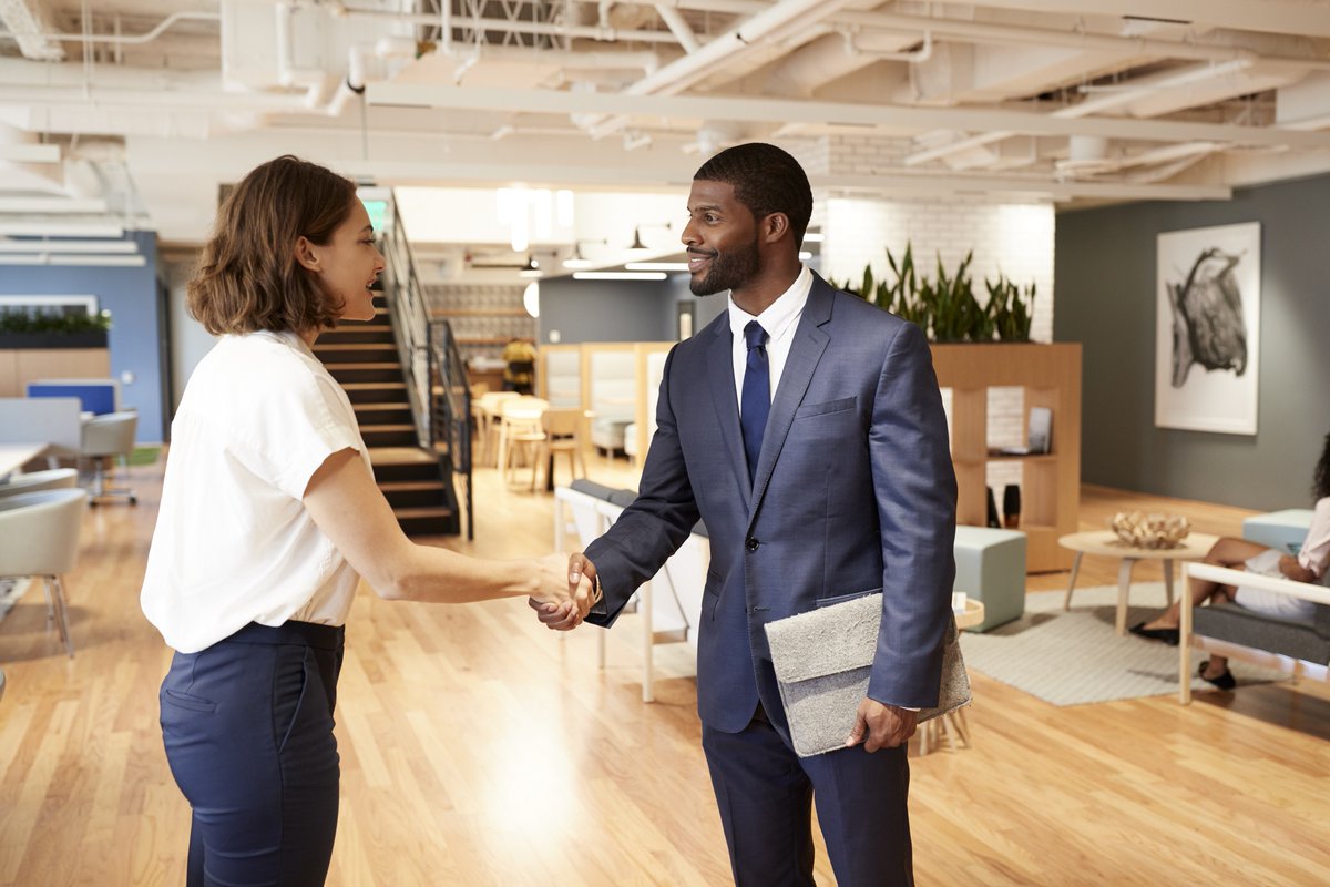 WhitridgeVoice's tweet photo. Doing this one hour per week may be essential for professional success: https://t.co/bjWONyMxWS #WhitridgeVoice #Networking #ProfessionalGrowth #Partnerships #CareerDevelopment #NewJobs #NewConnections https://t.co/bf9fyPTQNh