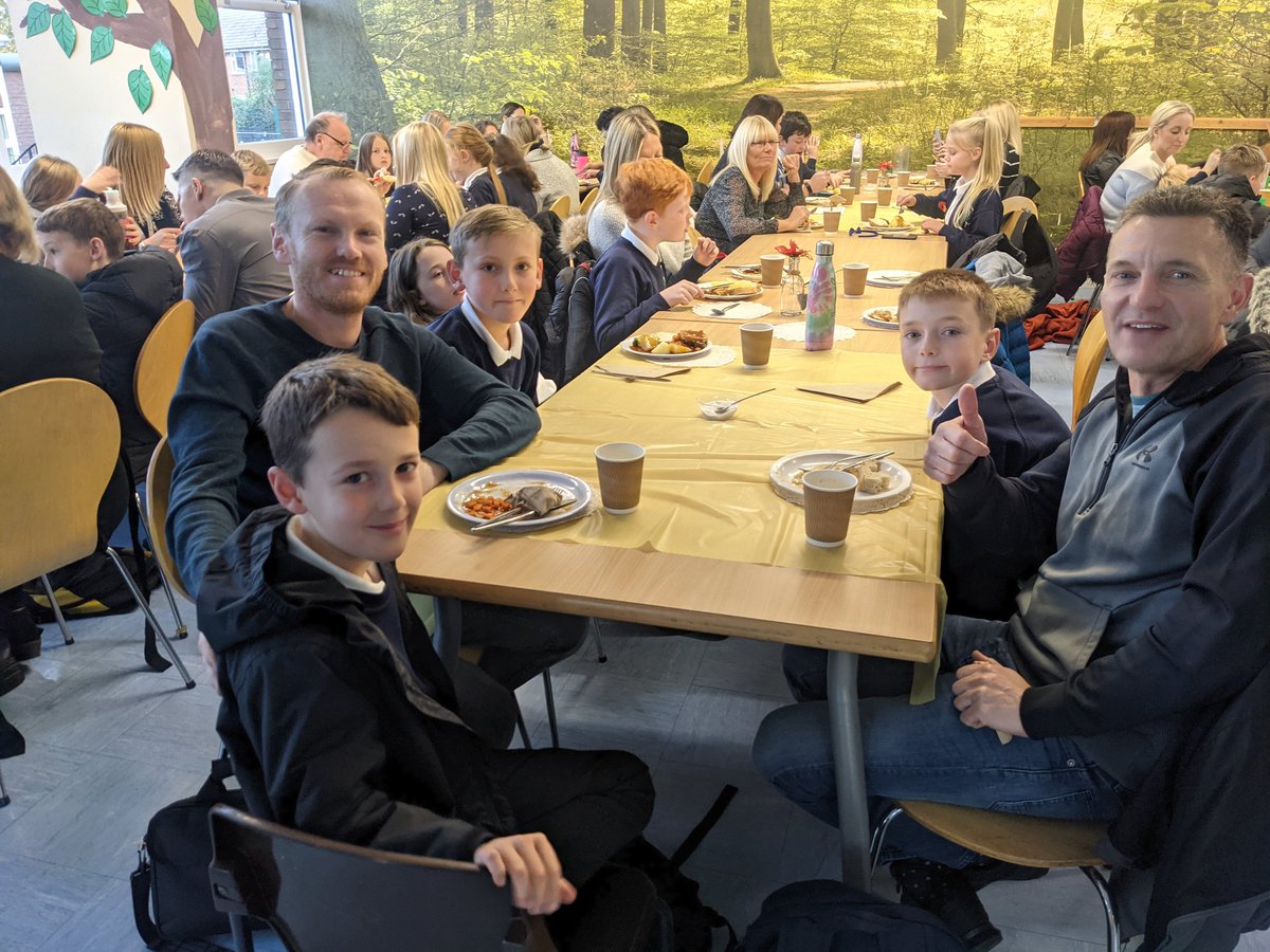SpringCottagePS's tweet image. A HUGE thank you to the parents of Year 6 who visited us after school for our "Come Dine With Us" Ration Meal.
We're glad you enjoyed the scrumptious food! #AwaitingOurMichelinStar #SpringCottage6TU #SpringCottage6L