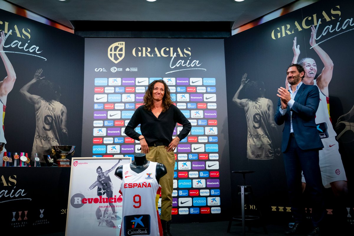 BaloncestoESP's tweet photo. #GraciasLaia 9️⃣ | No nos cansaremos de darte las GRACIAS ❤️

#LaFamilia #SomosEquipo https://t.co/6cZxbz8QRD