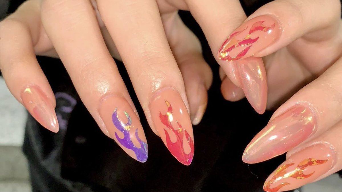hyejithinker's tweet photo. yejis nails are always so pretty https://t.co/Qc2mg7P4wZ