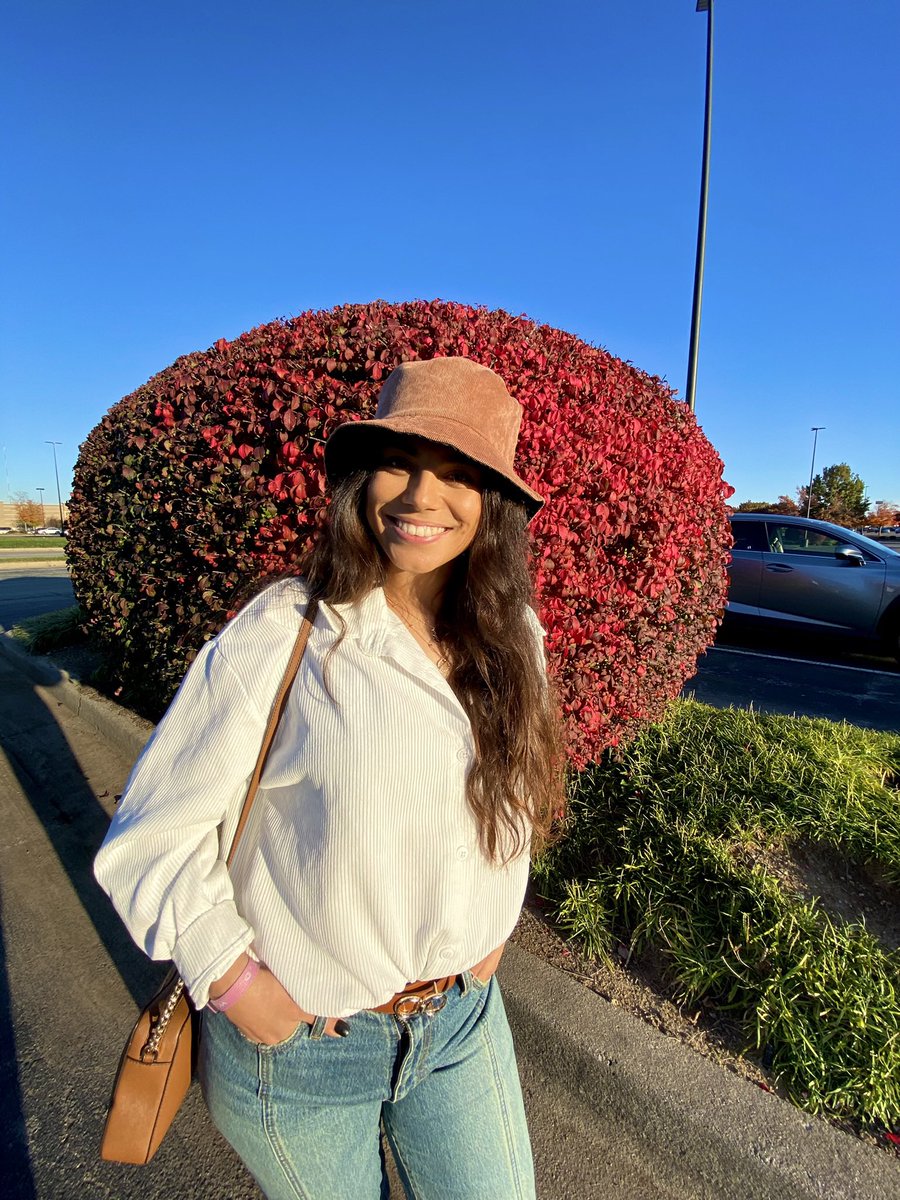 GabieFonseca's tweet photo. sweet November 🍁 https://t.co/NiG5bf0cUD